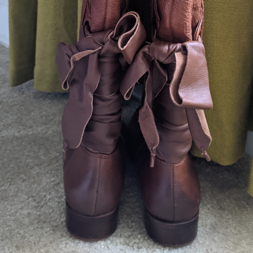 Gianni Bini Bow Boots - Picture 4 of 10